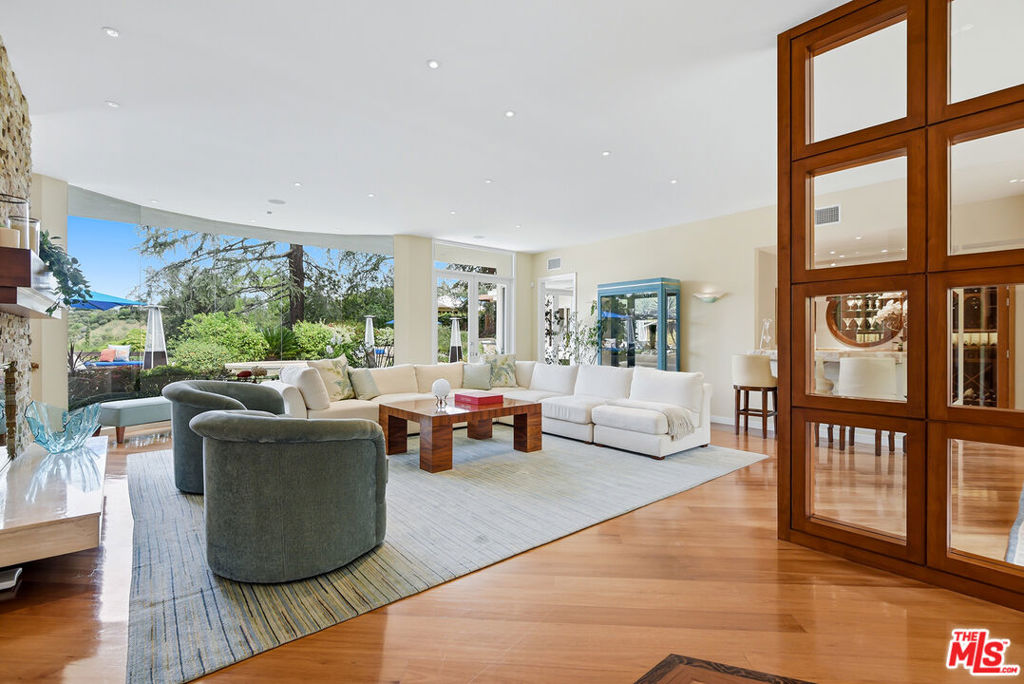 4101 Clear Valley Drive