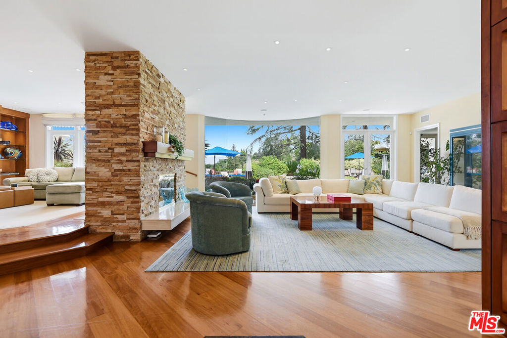 4101 Clear Valley Drive