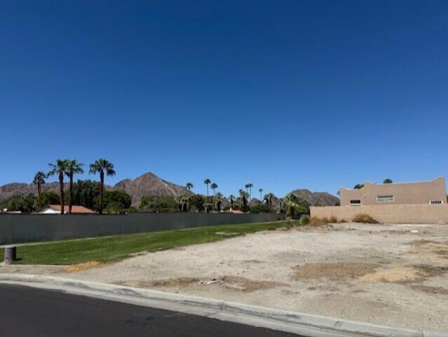 Gorgeous Lot right across the Street from LQ Mini Park on Saguaro Rd. Awesome Mountain Views to the South and West, No neighbor to the East. Walking Trail immidiately to the West. Call Today!