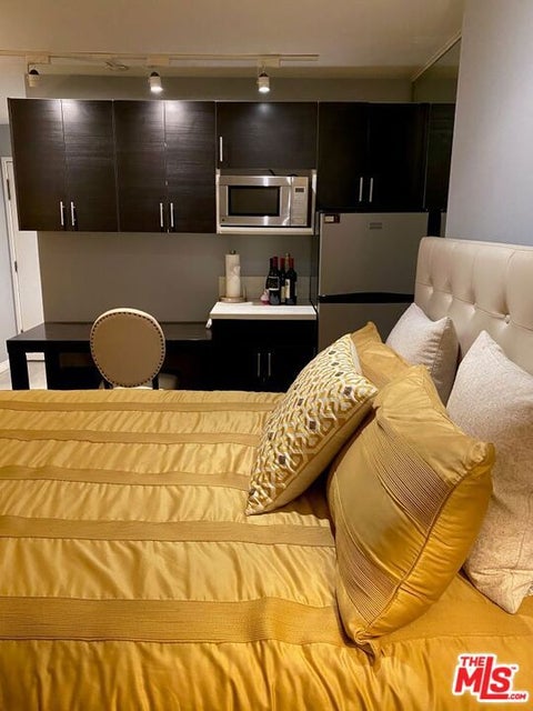 Photo of 10660 Wilshire Boulevard #101, Los Angeles, CA 90024 (MLS # 26874605)