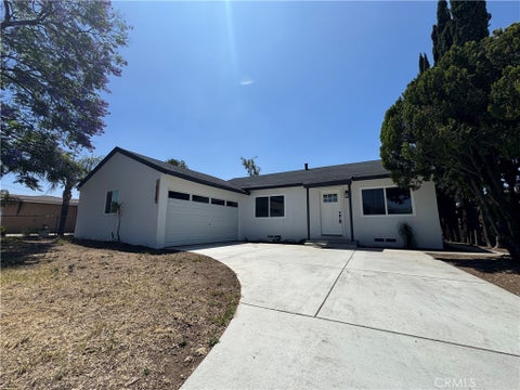 Photo of 16229 Hunter St ST, Fontana, CA 92335 (MLS # IV26100798)