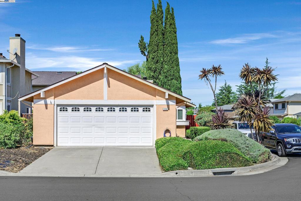 2280 Delucchi Dr