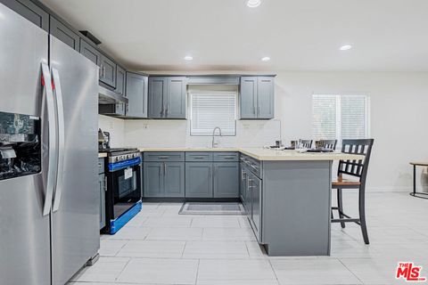 Tiny photo for 3900 E 3rd Street, Los Angeles, CA 90063 (MLS # 25560855)