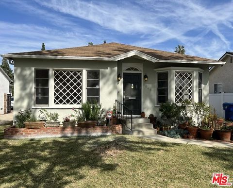 Photo of 5048 Enfield Avenue, Encino, CA 91316 (MLS # 25604069)