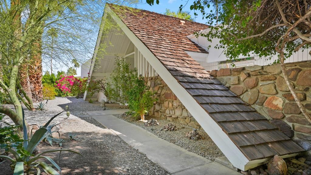 Photo of 722 N High Road, Palm Springs, CA 92262 (MLS # 219136459DA)