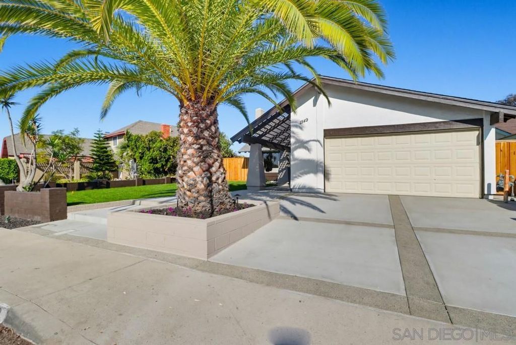 Photo of 1549 Max Avenue Ave, Chula Vista, CA 91911 (MLS # 250046040SD)