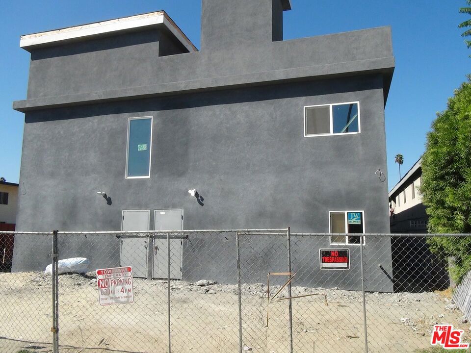 617 W 82Nd Street