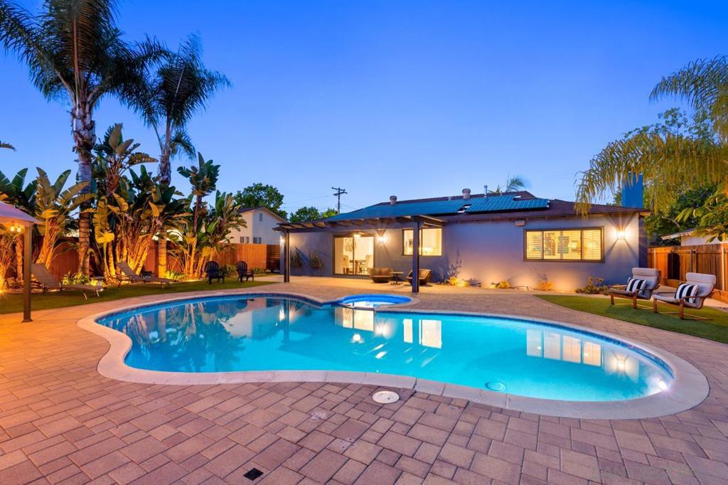 4346 Charger Blvd