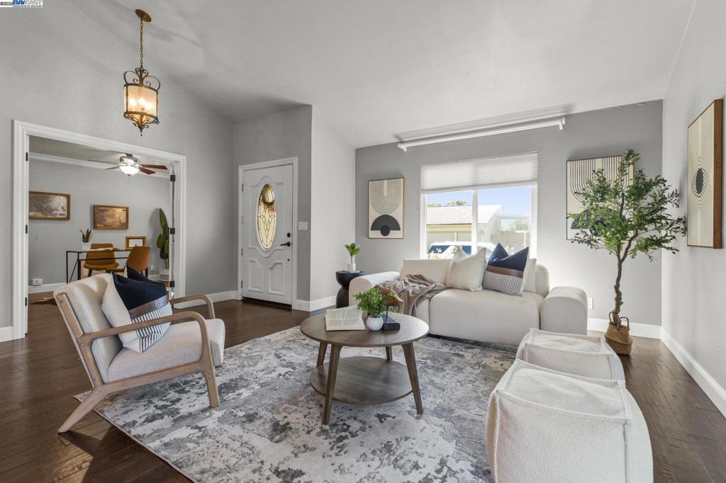 RANCHO RAMON - Residential