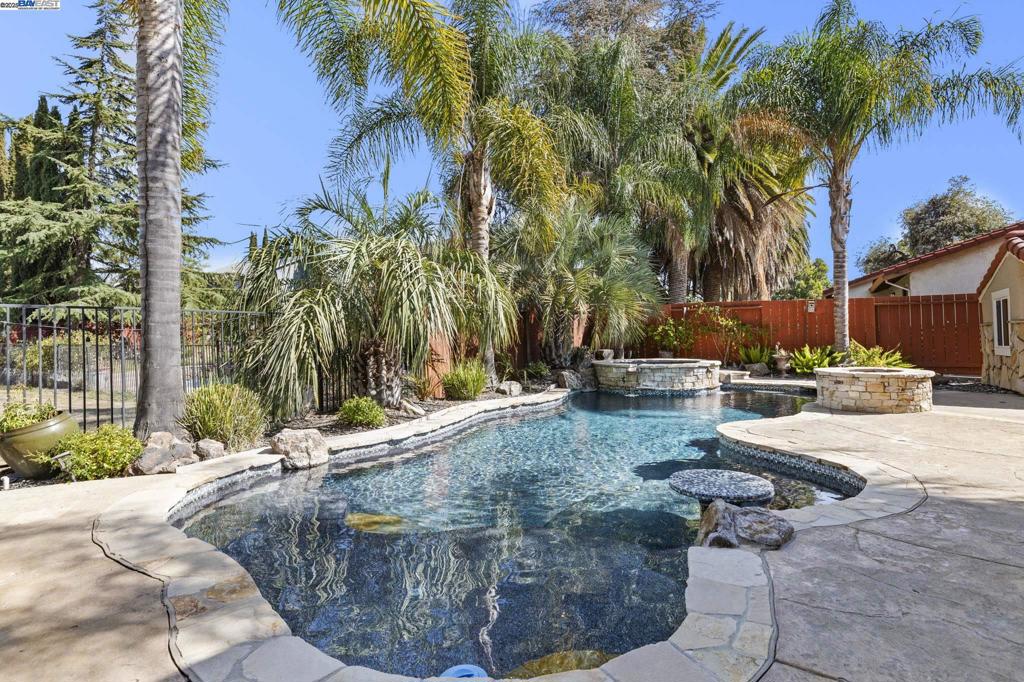 RANCHO RAMON - Residential
