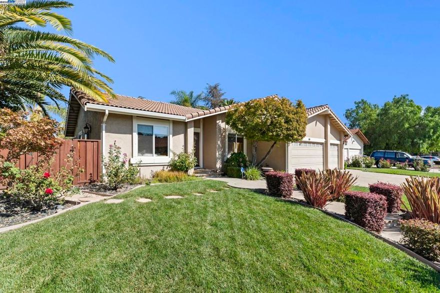 Stunning single-story 4-bedroom, 2-bathroom home offering luxury, comfort, and resort-style living in a peaceful cul-de-sac within a sought-after golf course community. Soaring vaulted ceilings, expansive windows, and abundant natural light create an open, airy atmosphere. The chef’s kitchen impresses with a Sub-Zero fridge, 48” 6-burner Viking range with double oven and griller, pot filler, commercial vent hood, quartz counters, breakfast bar, Miele espresso machine, microwave, and premium appliances. An adjacent family room boasts a cozy gas fireplace and sliding doors for seamless indoor-outdoor living. The primary suite features vaulted ceilings, backyard access, dual closets, and a spa-inspired ensuite with dual vanities and a lavish shower. Secondary bedrooms share a full bath with tub/shower combo. The backyard oasis includes a sparkling pool, spa, firepit, and outdoor kitchen with grill, fridge, sink, and bar seating. A custom pool house offers flexible use as an office, gym, or guest retreat. Additional features include laundry room, central A/C, 3-car garage, surround sound, closet systems, and hand-scraped hardwood or plush carpet. Prime location!