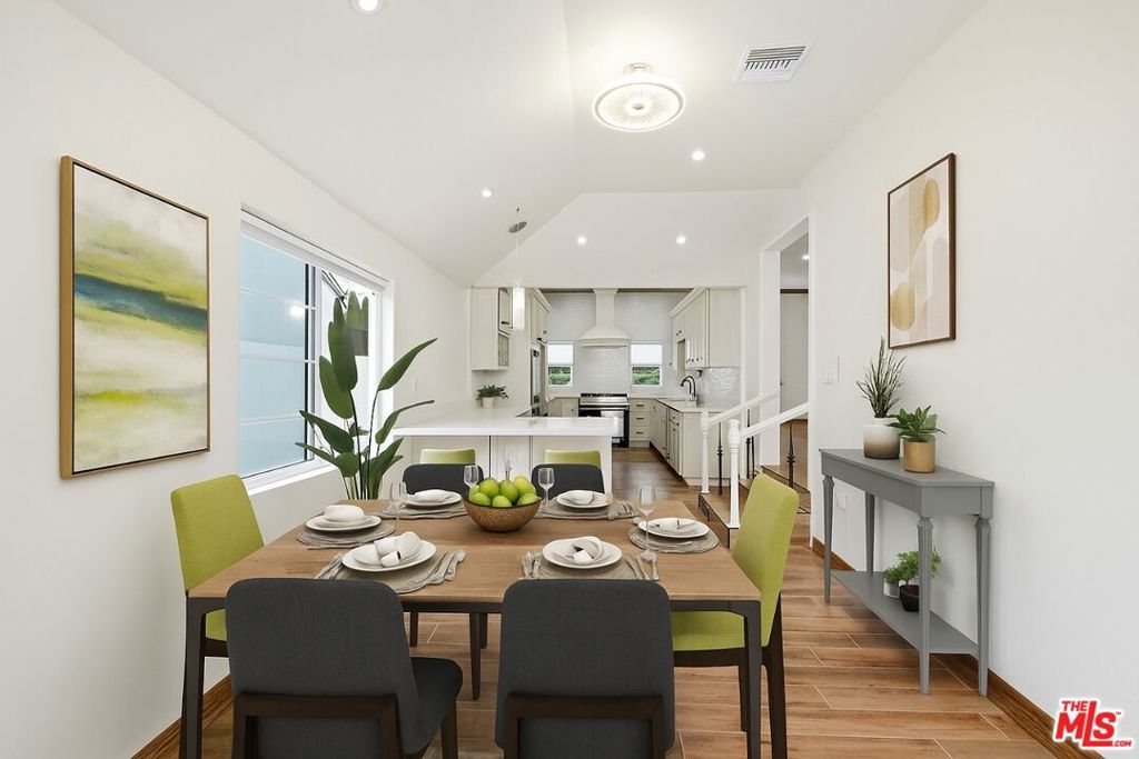 Photo of 5822 Lindley Avenue, Encino, CA 91316 (MLS # 25592517)