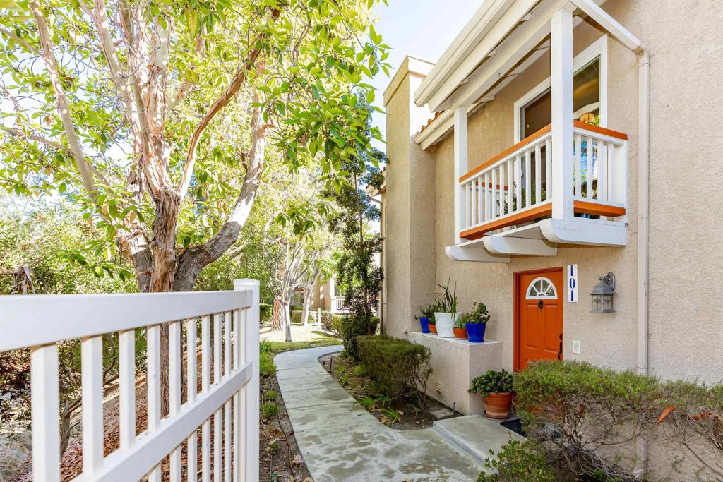 7758 Caminito Monarca 101