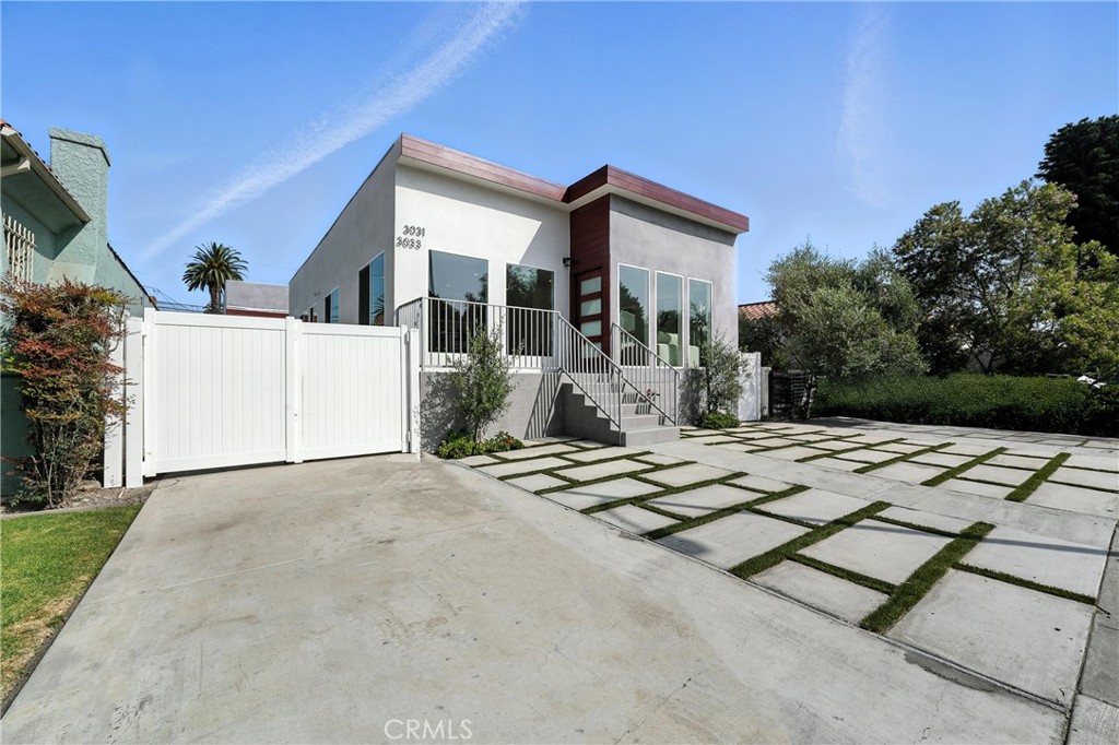 3031 Vineyard Avenue 2