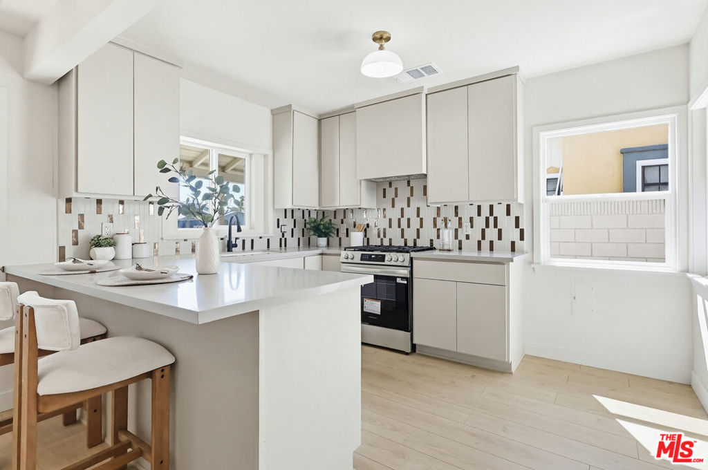 9631 S Harvard Boulevard