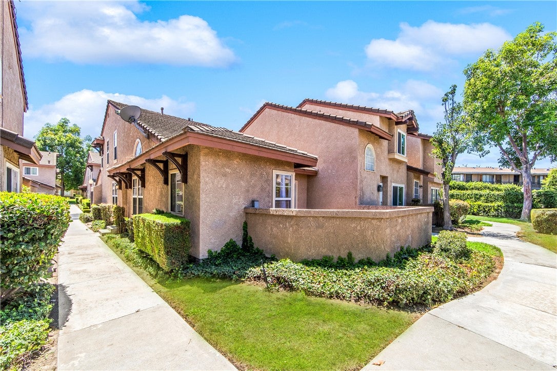 12525 Pinehurst
