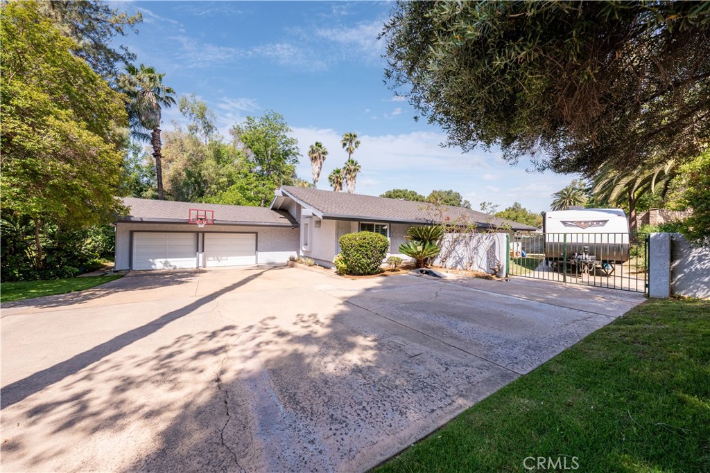 2110 Hathaway Place