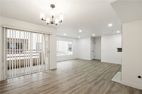 8744 Burnet Avenue 14 North Hills CA 91343