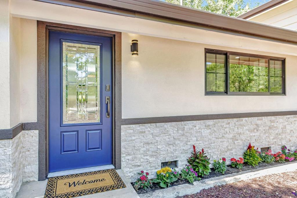 19680 Crestbrook Drive