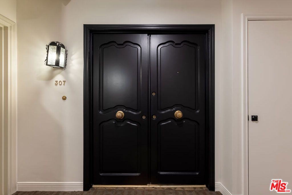 Photo of 6732 Hillpark Drive #307, Los Angeles, CA 90068 (MLS # 25526931)