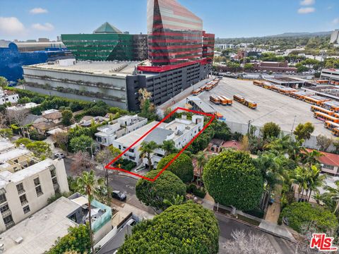 Photo of 733 Huntley Drive, West Hollywood, CA 90069 (MLS # 26662047)