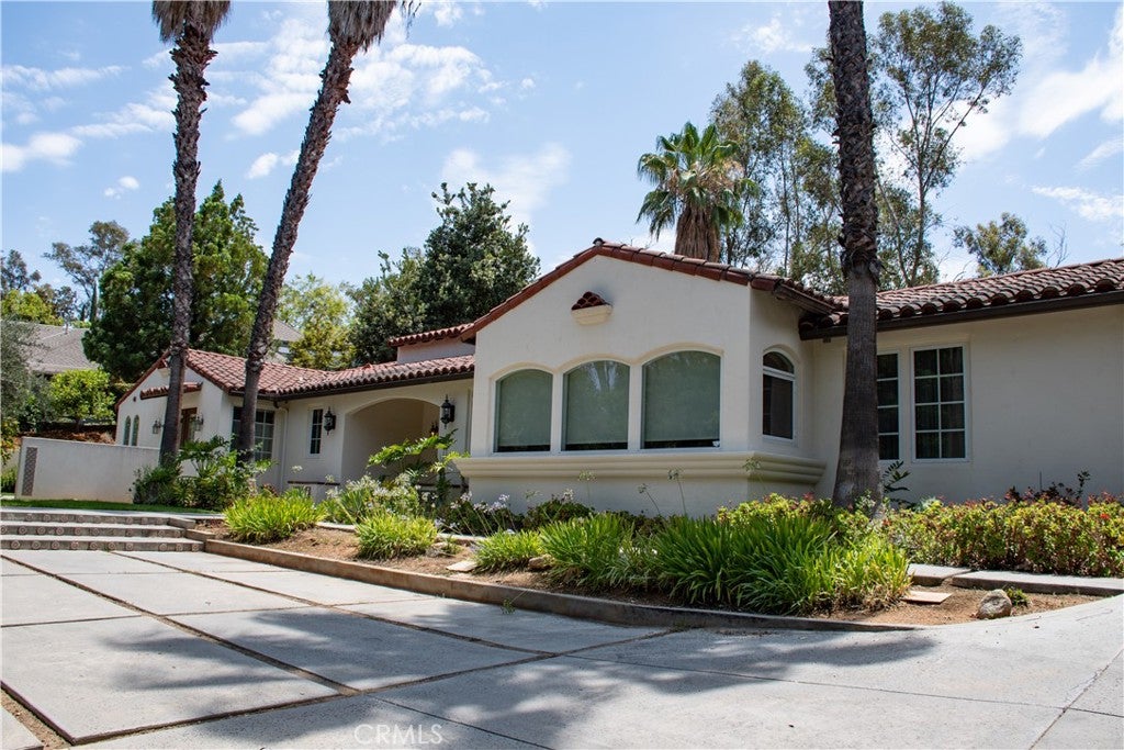 1632 Halsey Street