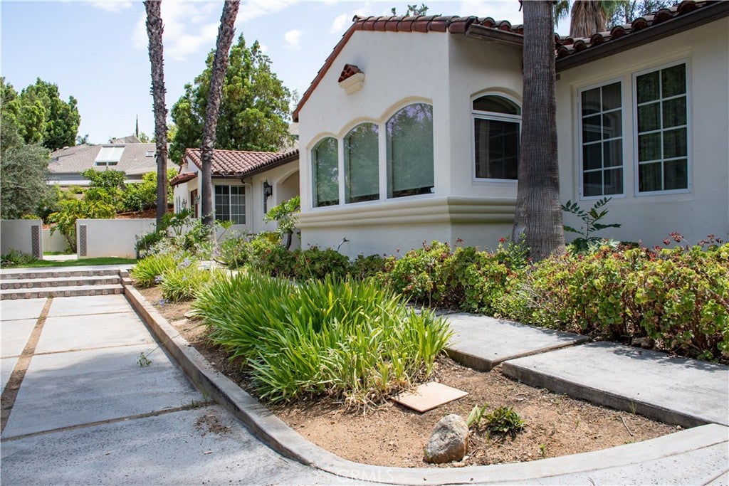 1632 Halsey Street