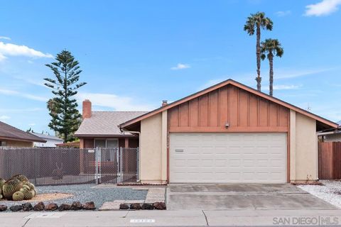 Photo of 13124 Avenida Grande, San Diego, CA 92129 (MLS # 260011391SD)
