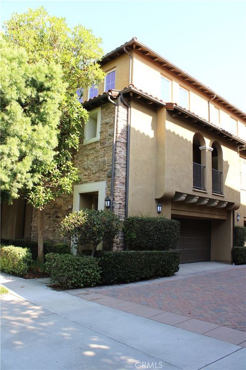 Photo of 29 Gingerwood, Irvine, CA 92603 (MLS # OC26089044)