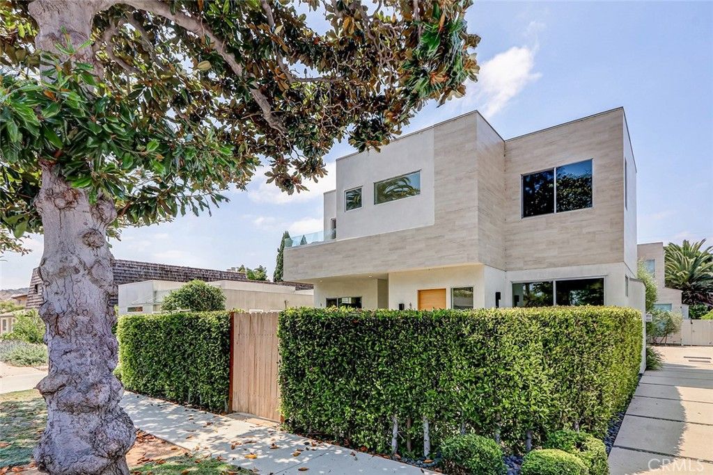 Photo of 4225 La Salle Avenue, Culver City, CA 90232 (MLS # SB25215712)