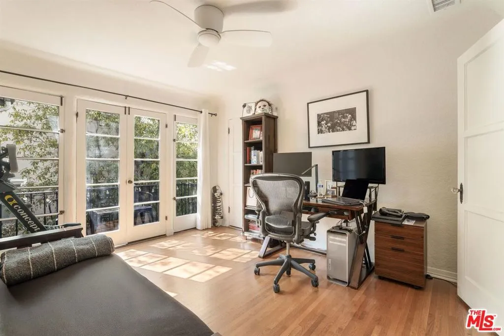 Los Angeles, California 90068, United States, 6 Bedrooms Bedrooms, ,4 BathroomsBathrooms,Residential,Active,246829