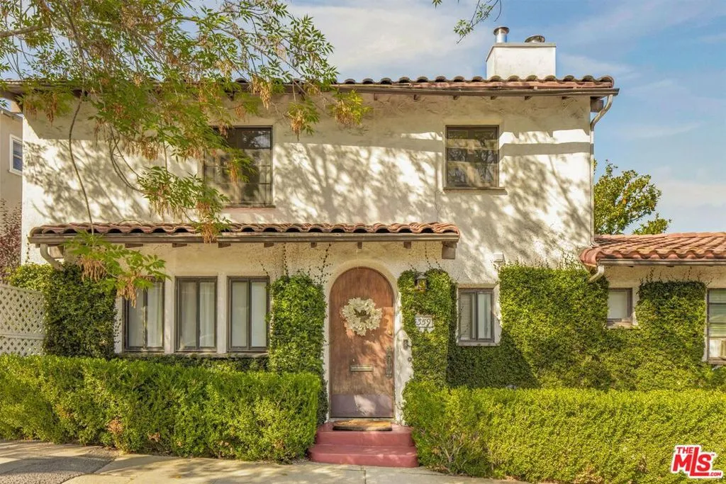 Los Angeles, California 90068, United States, 6 Bedrooms Bedrooms, ,4 BathroomsBathrooms,Residential,Active,246829