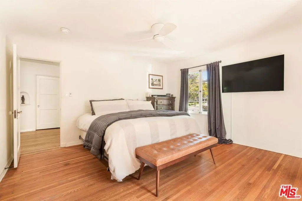 Los Angeles, California 90068, United States, 6 Bedrooms Bedrooms, ,4 BathroomsBathrooms,Residential,Active,246829