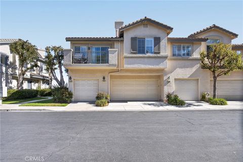 Photo of 7839 E Viewrim DR, Anaheim, CA 92808 (MLS # OC26104792)