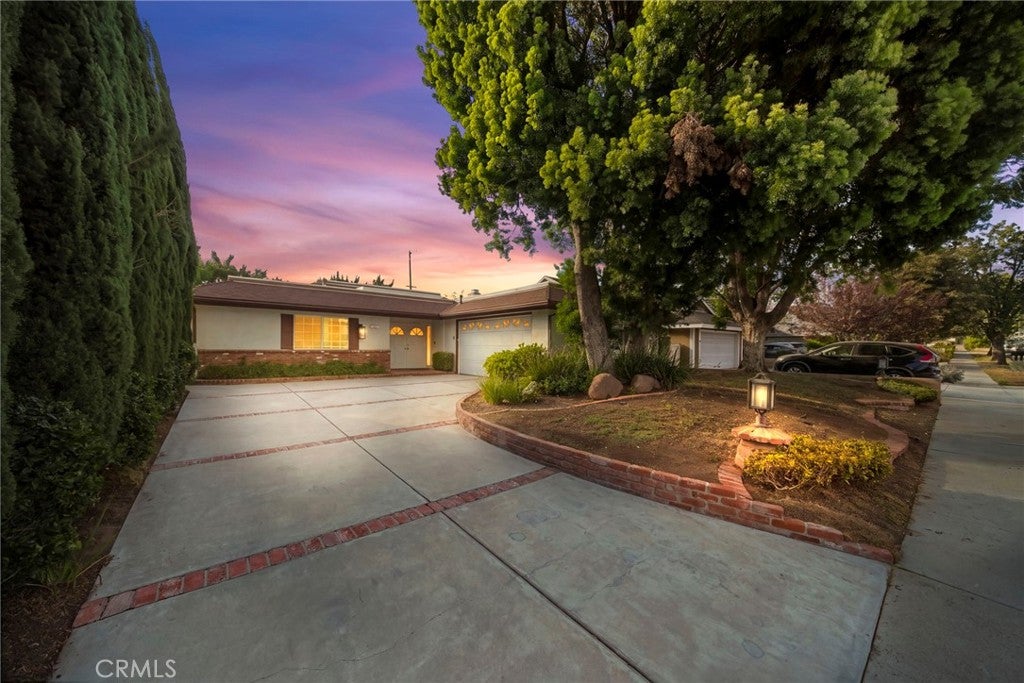 10037 Sunnybrae Avenue