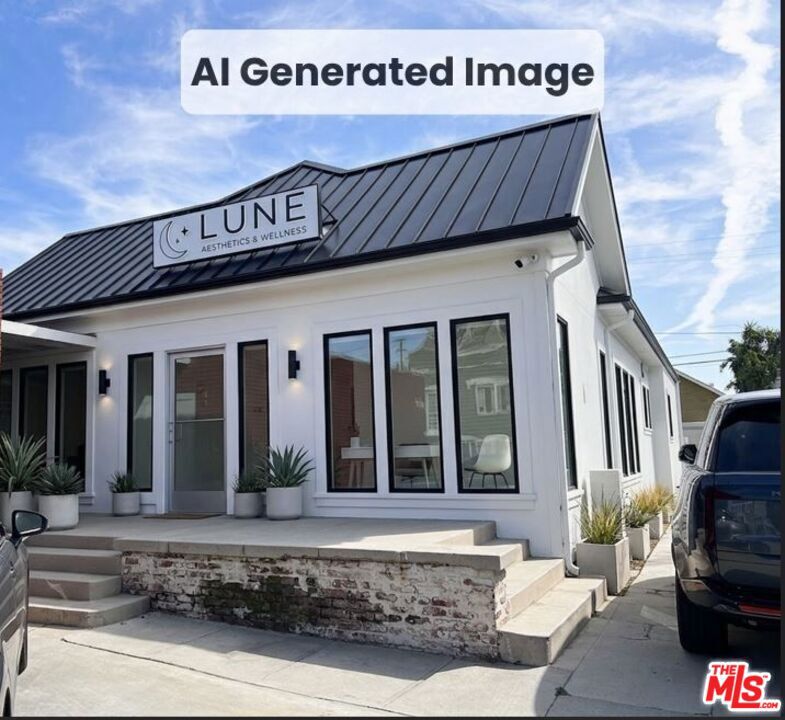 220 N Oxford Avenue