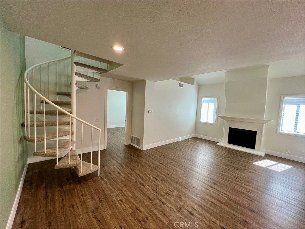 Laurels (LR) - Residential