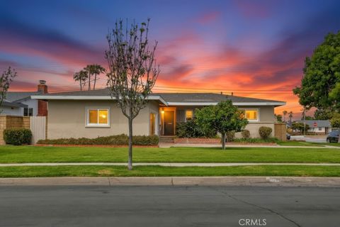 Photo of 1318 Watson AVE, Costa Mesa, CA 92626 (MLS # NP26099145)