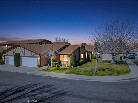 Photo of 43920 Bobby Jones Dr #20, Lancaster, CA 93536 (MLS # SR26047610)