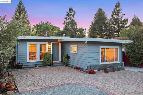 Photo of 319 N San Pedro RD Rd, San Rafael, CA 94903 (MLS # 41129953)