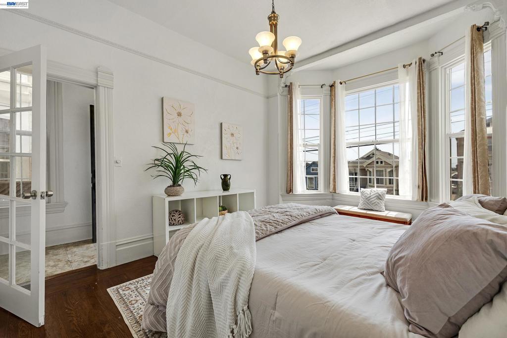 2248 E 22Nd St