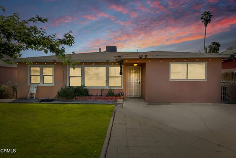 Photo of 1318 Vale Street, Bakersfield, CA 93307 (MLS # V1-35822)