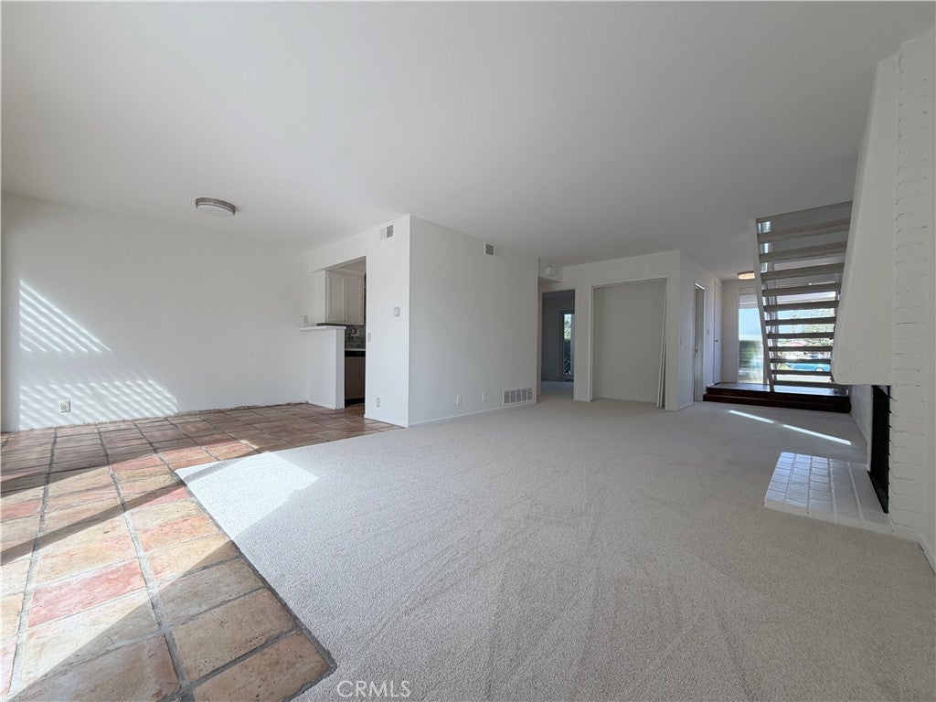 Properties 4 17773 La Rosa