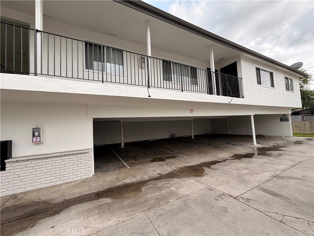 1216 E 56th