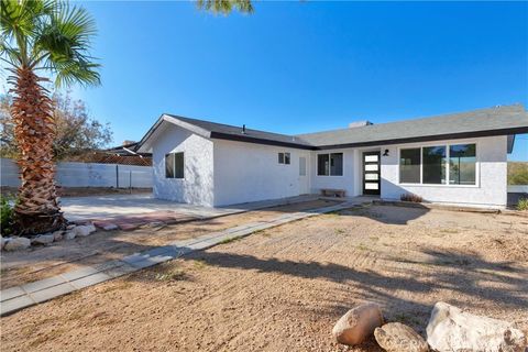 Photo of 61638 La Jolla Dr, Joshua Tree, CA 92252 (MLS # AR25273008)