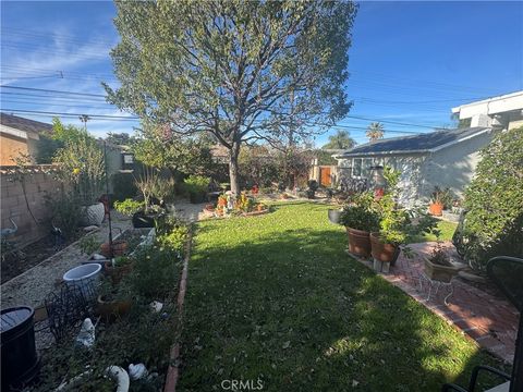 Tiny photo for 23337 Vanowen St, West Hills, CA 91307 (MLS # SR26037606)