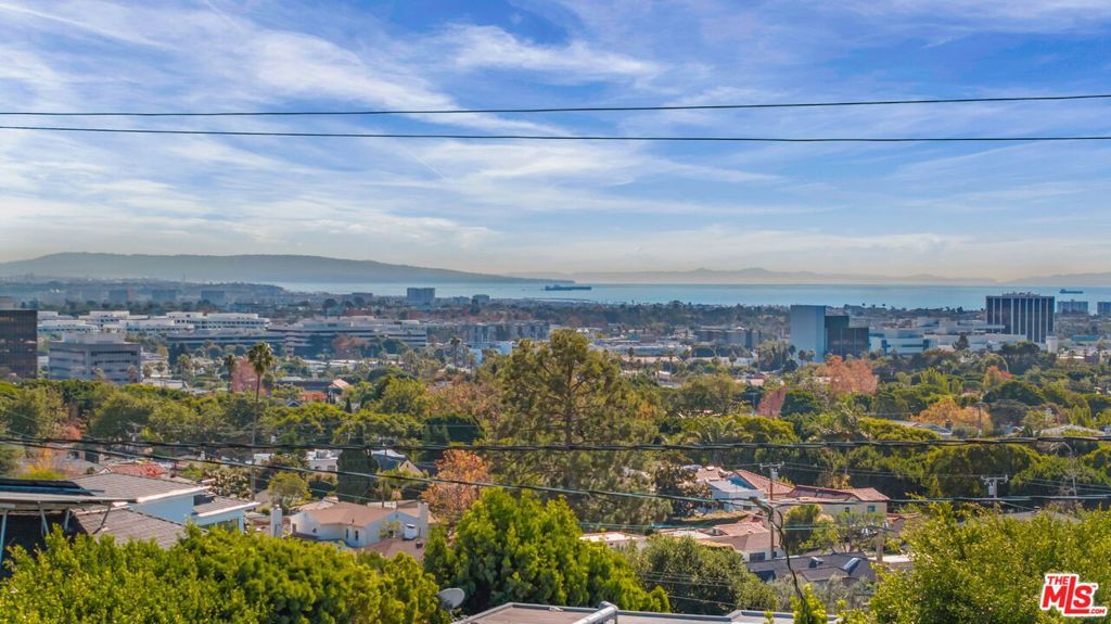 Photo of 810 Franklin Street, Santa Monica, CA 90403 (MLS # 25623193)