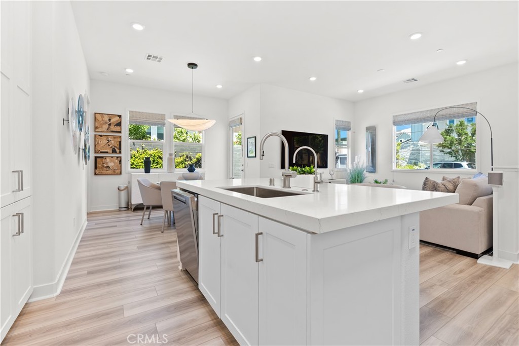 790 Sunrise Road
