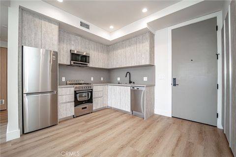 Photo of 2828 London Street #302, Los Angeles, CA 90026 (MLS # SR25165908)