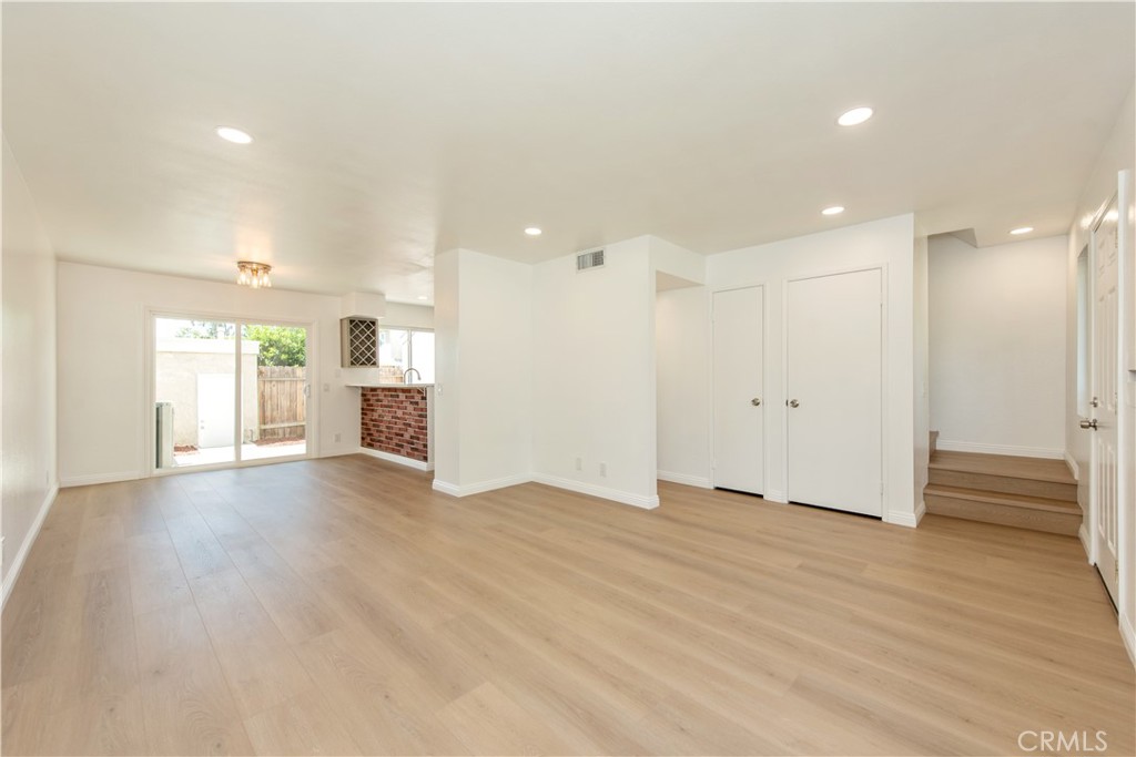 1237 W 6th